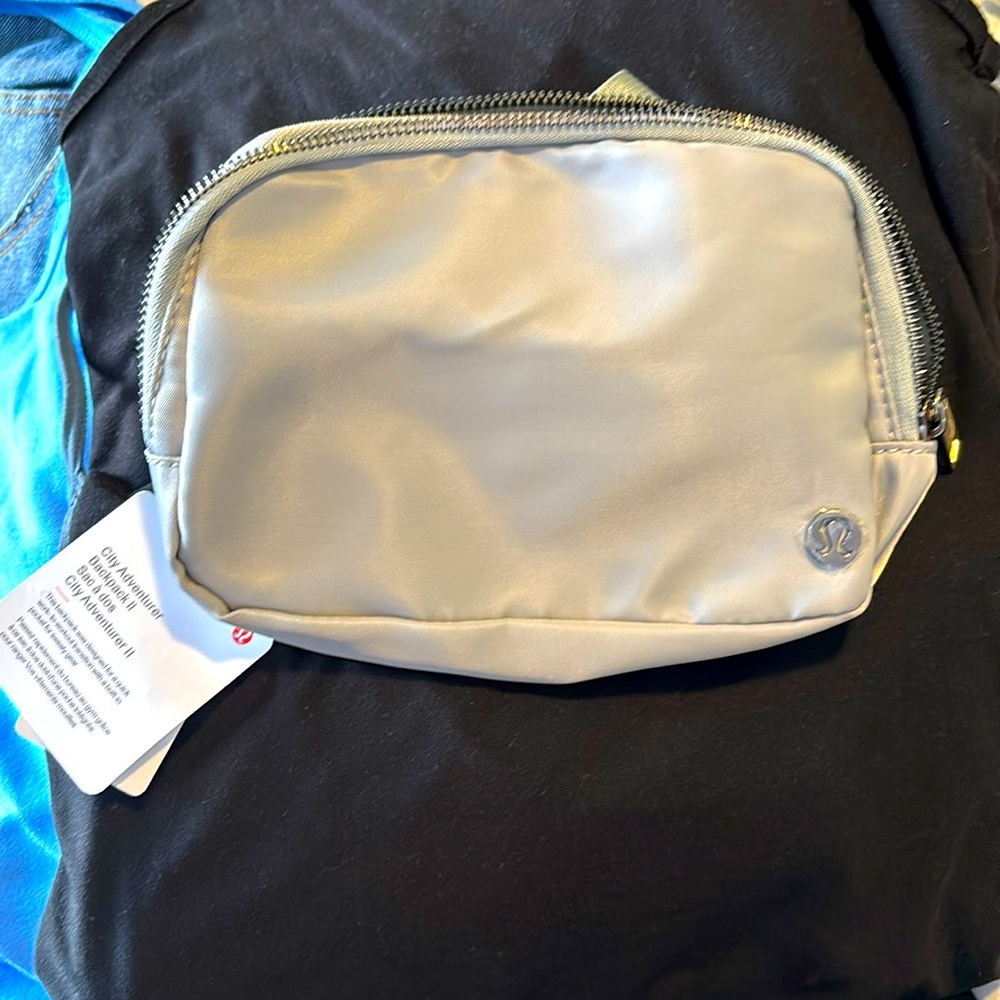 lululemon belt bag